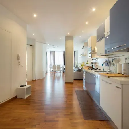 Modern Sunny In Residental Area *