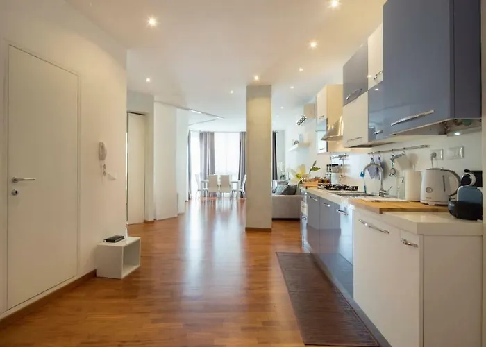 Modern Sunny In Residental Area *