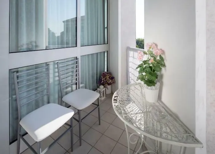 شقة Modern Sunny In Residental Area *