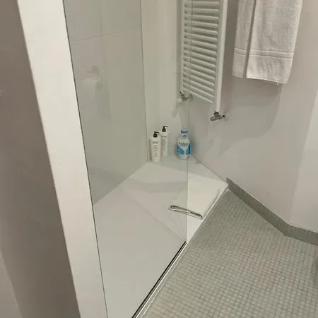 Modern Sunny In Residental Area Appartement Venise