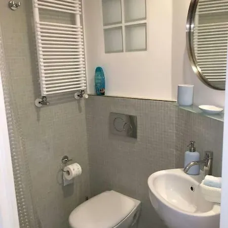Modern Sunny In Residental Area Appartement Venise